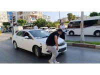 Kırmızı ışık ihlali kaza yaptırdı