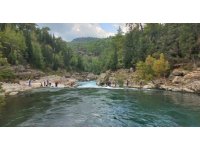 Serinlemek için girdiği akıntılı akarsuda 24 gündür kaybolan gencin aranma çalışmaları yeniden başladı