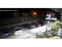 Pes dedirten görüntü; önlerinde metrelerce savrulan motosikletliyi adeta görmezden geldiler