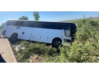 Otel servisi şarampole uçtu: 7 yaralı