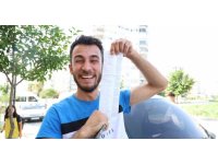 Adana’da trafik cezası yiyen sürücü ceza makbuzuyla hatıra fotoğrafı çektirdi