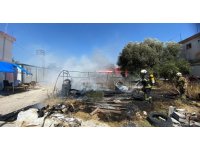 Defne’de depo olarak kullanılan çadır yandı