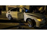 Burdur’da kontrolden çıkan otomobil aydınlatma direğine çarptı, sürücü kayıplara karıştı