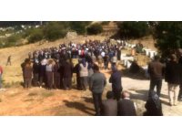 Mersin’de öldürülen baba ile oğlu ve gelini toprağa verildi