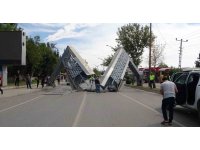 Yüzlerce aracın geçtiği yolda faciadan dönüldü