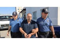 Uyuşturucu sattığını öne sürdüğü komşusunu öldürdü