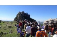 Tarihi Çem kalesinde "Yaşar Kemal Sevgi yürüyüşü" düzenlendi