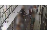 Alışveriş kartı dağıtarak 12 bin 500 vatandaşın kimlik bilgileriyle banka hesabı açan 8 kişi tutuklandı