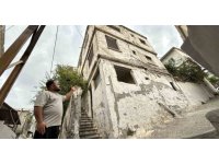 Mahalleli 3 katlı metruk binanın yıkılacağı günü bekliyor