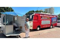Adliye önünde üzerinde ‘Avukata danış, mağdur olma’ yazılı meçhul otobüs, arzuhalcileri kızdırdı