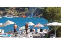 Alev alan tur teknesi sulara gömüldü