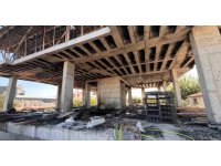 İnşaattaki strafor köpükler yandı, gökyüzünü dumanlar kapladı