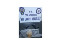 Payas’ta durdurulan araçta silah ve uyuşturucu ele geçirildi