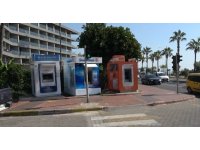 Sinir krizi geçirdi, öfkesini ATM’lerden çıkardı