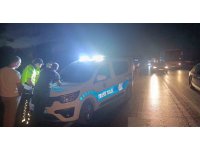 Hafif ticari araç ile motosiklet çarpıştı: 1 ağır yaralı