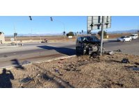 Tofaş otomobil kazada ortadan ikiye ayrıldı