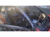 Çakmaklıktan çıkan yangın aracını küle çevirdi