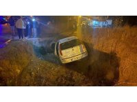 Antalya’da iki otomobil kavşakta çarpıştı: 3 yaralı