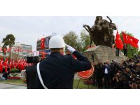 Antalya’da Atatürk için karada ve denizde saygı duruşu