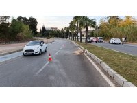 Kontrolden çıkan otomobil palmiyeye çarptı:1 yaralı