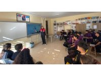 Jandarma, öğrencileri siber farkındalık konusunda bilgilendiriyor