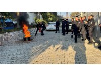 İtfaiye ekiplerinden polislere yangın eğitimi