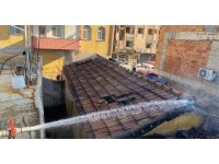 Kırıkhan’da metruk binada çıkan yangın söndürüldü