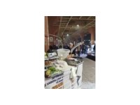 Tezgahına el konulan "Yılancı Osman" ortalığı birbirine kattı