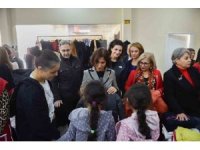 "Askıda Al" projesiyle ücretsiz giysi, ayakkabı ve oyuncak