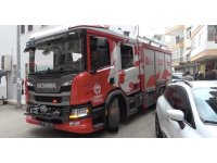 Yangına giden itfaiye ekiplerinin dar sokaklardaki park çilesi