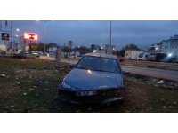 14 yaşındaki çocuğun kullandığı araç kaldırımda yürüyen aileye çarptı: 1’i bebek 3 yaralı