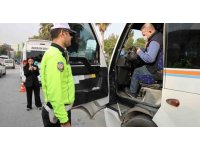 Gereksiz korna çaldığı için ceza kesilen sürücü çileden çıktı: “Bu trafikte korna gerekli ki çalıyoruz”