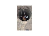 Hatay’da 17 metre derinliğindeki kuyuya düşen köpeği itfaiye kurtardı