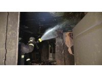 Anne ve 2 çocuğu yangından kurtuldu, odaları küle döndü