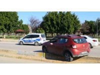 Direksiyon hakimiyetini kaybettiği araçtan yaralı olarak kurtuldu