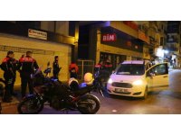 Polisi görünce yol ortasında bırakıp kaçtıkları araçtan uyuşturucu çıktı