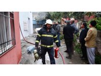 Hatay’da alevlere teslim olan ev kullanılmaz hale geldi