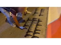 Adana’da yolcu otobüsünde 40 ruhsatsız silah ele geçirildi