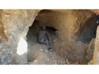 Hatay’da inşaat çalışmaları sırasında bulunan kaya mezar odaları görüntülendi