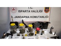 Isparta’da 3 eve uyuşturucu baskını