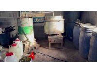 Adana’da ev baskında bin 50 litre kaçak alkol ele geçirildi