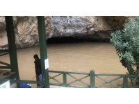 Dünyaca ünlü Altınbeşik Mağarası taştı, kuruyan Üzümdere Irmağı suya kavuştu