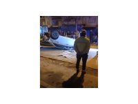 Otomobil park halindeki araç ile trafoya çarpıp devrildi: 1 ölü, 3 yaralı