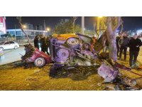Adana’da ikiye bölünen otomobilde ölü sayısı 2’ye yükseldi