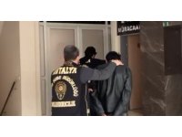 ’İl Göç İdaresinde polisiz’ deyip 1,3 milyon liralık vurgun yaptılar
