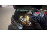 Mersin’de araçta 40 tabanca ele geçirildi: 2 gözaltı