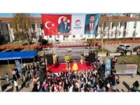 Ceyhan’da çocuklar karnelerini “Karneni Al Gel” şenliğinde kutladı