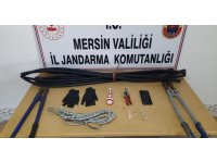 Mersin’de kablo hırsızlığı yaparken yakalanan 2 kişi tutuklandı