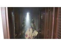 Mersin’deki ev yangını itfaiye ekiplerince söndürüldü