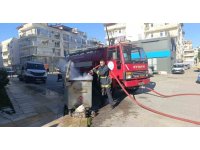 Söndürülmeden dökülen küller çöp konteynerinde yangına neden oluyor